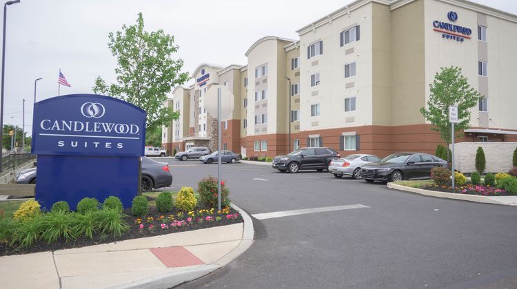 Candlewood Suites Chester Airport Area Exterior