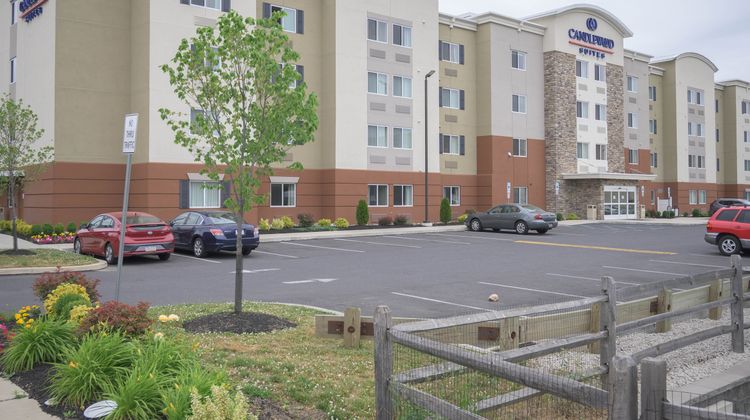 Candlewood Suites Chester Airport Area Exterior