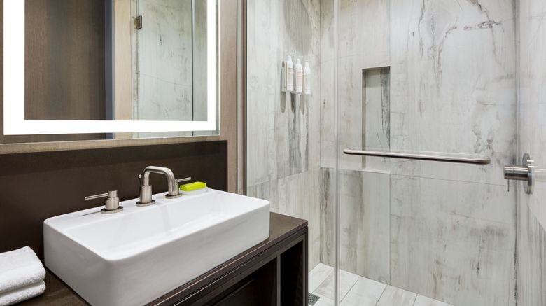 <b>Le Meridien New York, Fifth Avenue Room</b>. Images powered by <a href="https://www.leonardoworldwide.com/" title="Leonardo Worldwide" target="_blank">Leonardo</a>.