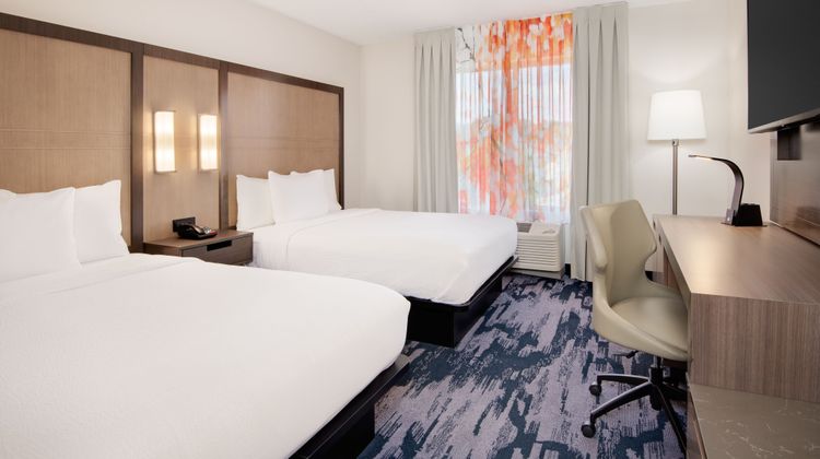 Fairfield Inn & Suites Wilson Room