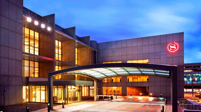 <b>Sheraton Kansas City at Crown Center Exterior</b>. Images powered by <a href="https://www.leonardoworldwide.com/" title="Leonardo Worldwide" target="_blank">Leonardo</a>.