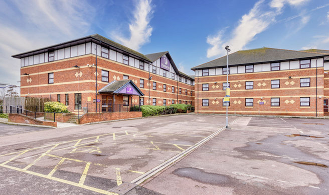 Premier Inn London Beckton Exterior