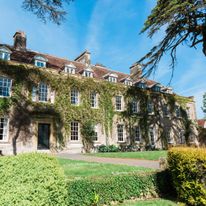 Holbrook Manor & Spa