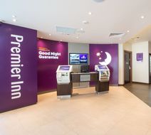 Premier Inn London Brentford Lobby