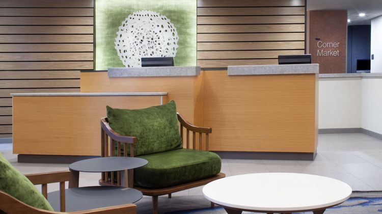 Fairfield Inn & Suites Charleston Lobby