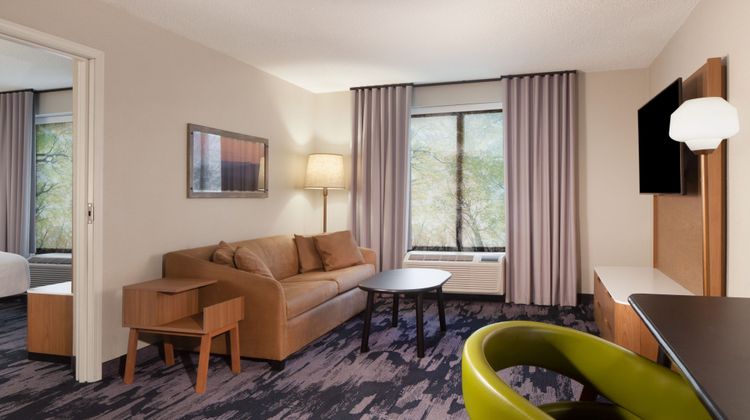 Fairfield Inn & Suites Charleston Suite