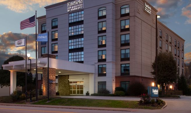 Fairfield Inn & Suites Charleston Exterior