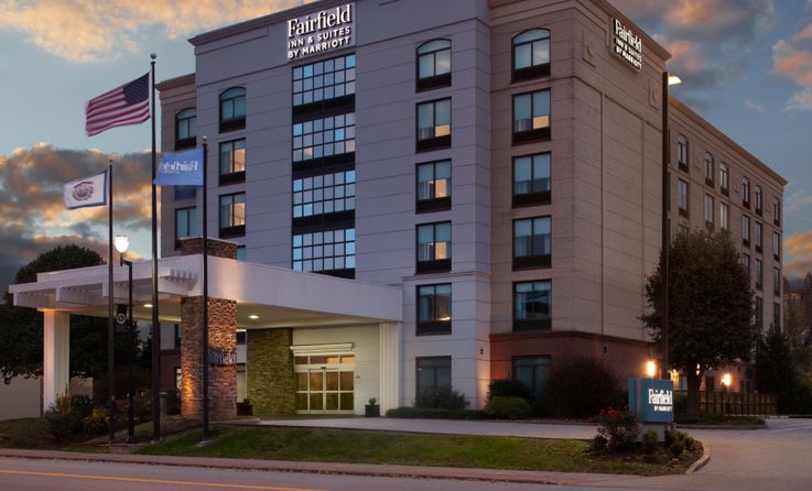 Holiday Inn Hotel Suites Charleston W First Class Charleston WV