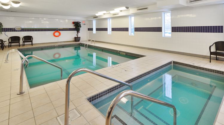 Prestige Inn Golden Pool
