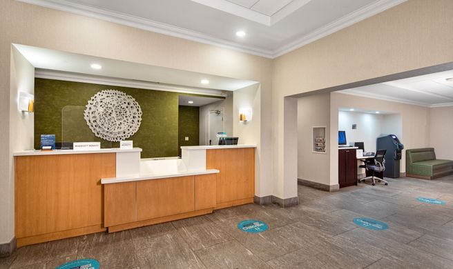 Fairfield Inn & Suites Toronto Oakville Lobby