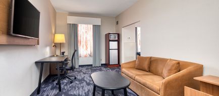 Fairfield Inn & Suites Toronto Oakville Room