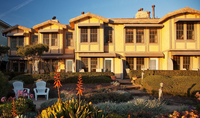 Cottage Inn by the Sea Exterior