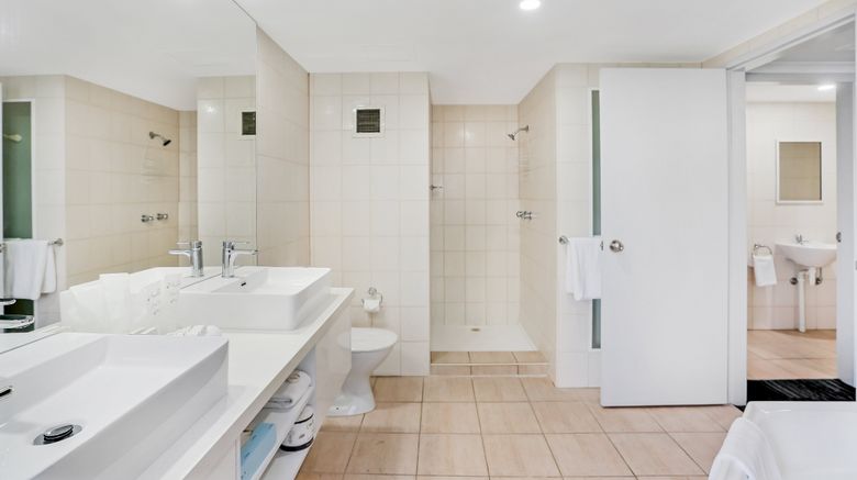 <b>Cairns Sheridan Hotel Suite</b>. Images powered by <a href="https://www.leonardoworldwide.com/" title="Leonardo Worldwide" target="_blank">Leonardo</a>.