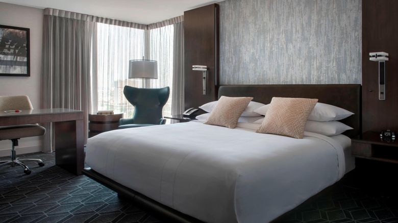 <b>Boston Marriott Cambridge Suite</b>. Images powered by <a href="https://www.leonardoworldwide.com/" title="Leonardo Worldwide" target="_blank">Leonardo</a>.