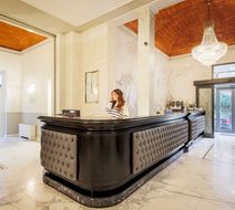 Hotel Embassy City Resort Lobby