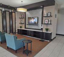 Holiday Inn Express Kenedy Lobby