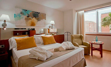 Hotel ILUNION Les Corts Spa