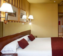 Hotel ILUNION Les Corts Spa Room