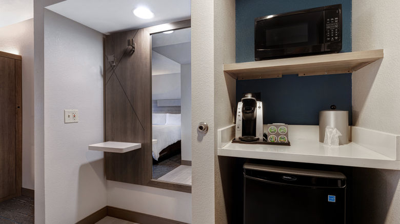 <b>Holiday Inn Express & Suites Room</b>. Images powered by <a href="https://www.leonardoworldwide.com/" title="Leonardo Worldwide" target="_blank">Leonardo</a>.