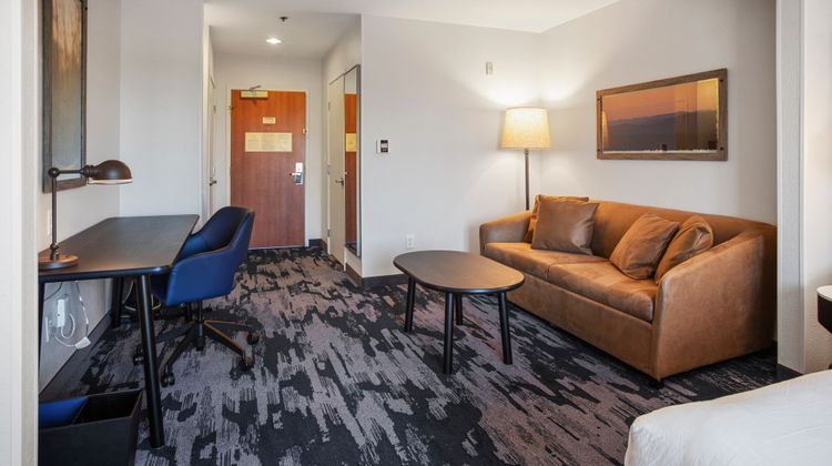 Fairfield Inn & Suites Rancho Cordova Room