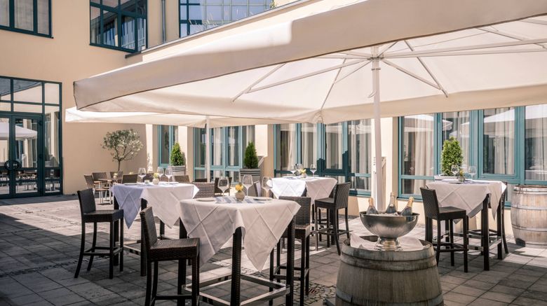<b>Munich Airport Marriott Hotel Meeting</b>. Images powered by <a href="https://www.leonardoworldwide.com/" title="Leonardo Worldwide" target="_blank">Leonardo</a>.