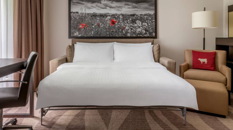 <b>Munich Airport Marriott Hotel Suite</b>. Images powered by <a href="https://www.leonardoworldwide.com/" title="Leonardo Worldwide" target="_blank">Leonardo</a>.