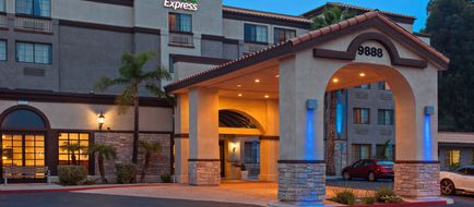 Holiday Inn Express Mira Mesa Exterior