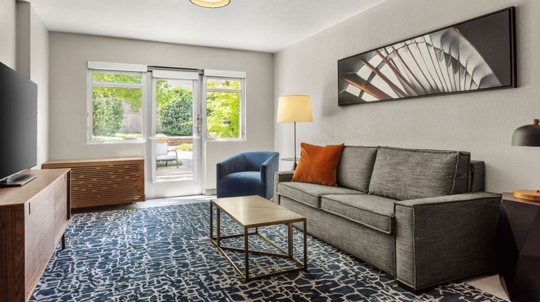 <b>Delta by Marriott Midwest City Suite</b>. Images powered by <a href="https://www.leonardoworldwide.com/" title="Leonardo Worldwide" target="_blank">Leonardo</a>.