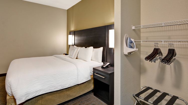 Residence Inn Cleveland Airport Suite