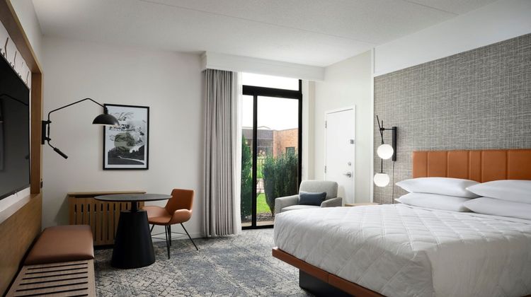 Sheraton Grand Rapids Airport Hotel Room
