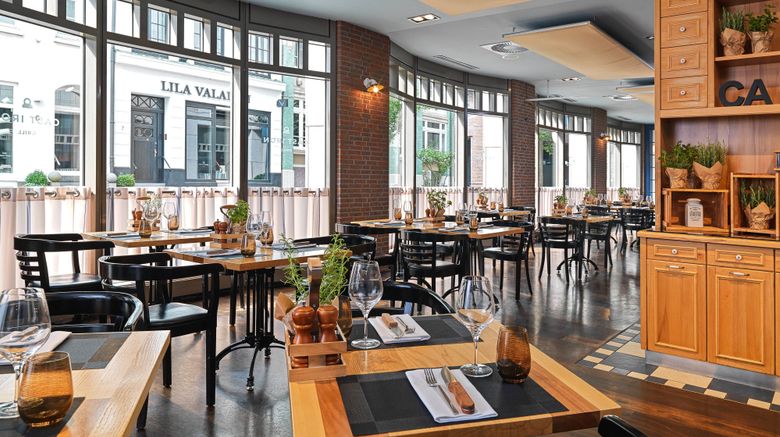 <b>Hamburg Marriott Hotel Restaurant</b>. Images powered by <a href="https://www.leonardoworldwide.com/" title="Leonardo Worldwide" target="_blank">Leonardo</a>.