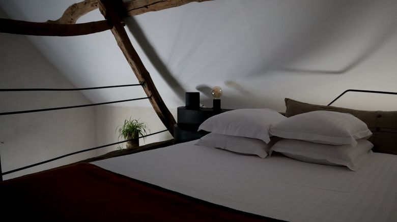 <b>La Grenouillere Hotel Room</b>. Images powered by <a href="https://www.leonardoworldwide.com/" title="Leonardo Worldwide" target="_blank">Leonardo</a>.
