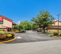 Red Roof Inn Princeton-Ewing Exterior