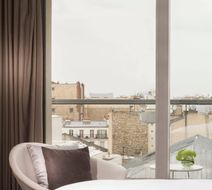 Renaissance Paris Arc de Triomphe Hotel Room