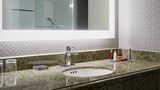 <b>Crystal Gateway Marriott Room</b>. Images powered by <a href="https://www.leonardoworldwide.com/" title="Leonardo Worldwide" target="_blank">Leonardo</a>.