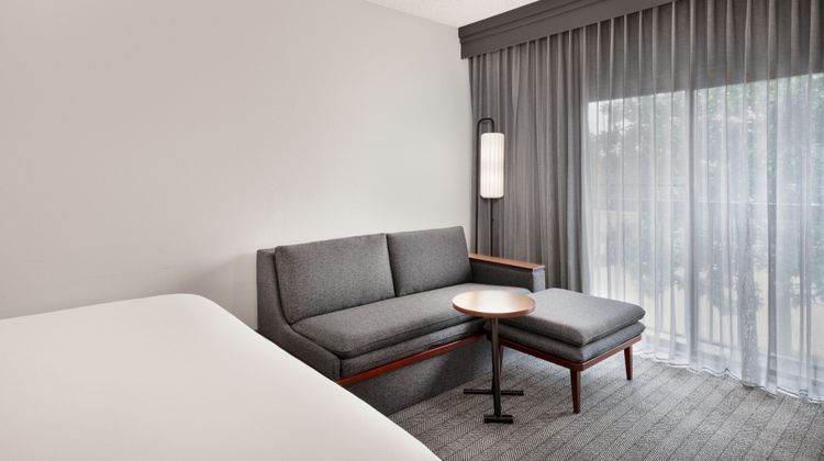 Courtyard by Marriott Memphis Airport Suite