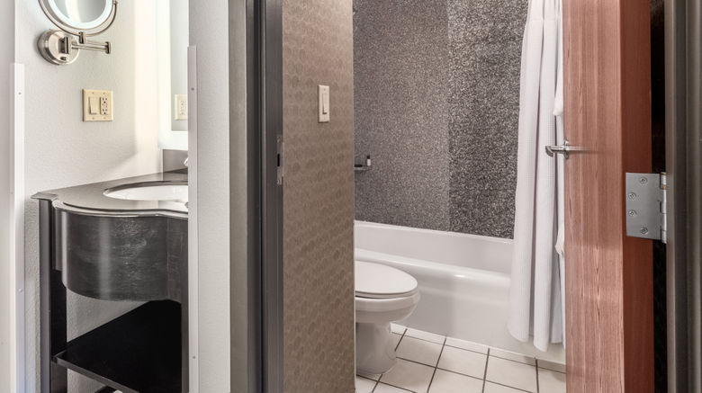 <b>Crowne Plaza Milwaukee South Room</b>. Images powered by <a href="https://www.leonardoworldwide.com/" title="Leonardo Worldwide" target="_blank">Leonardo</a>.
