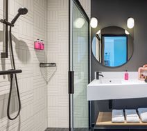Moxy Simmern Room
