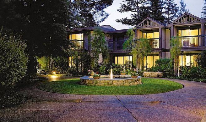 Creekside Inn Exterior