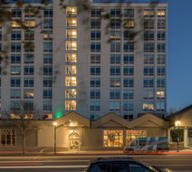 Holiday Inn Portland-by the Bay Exterior
