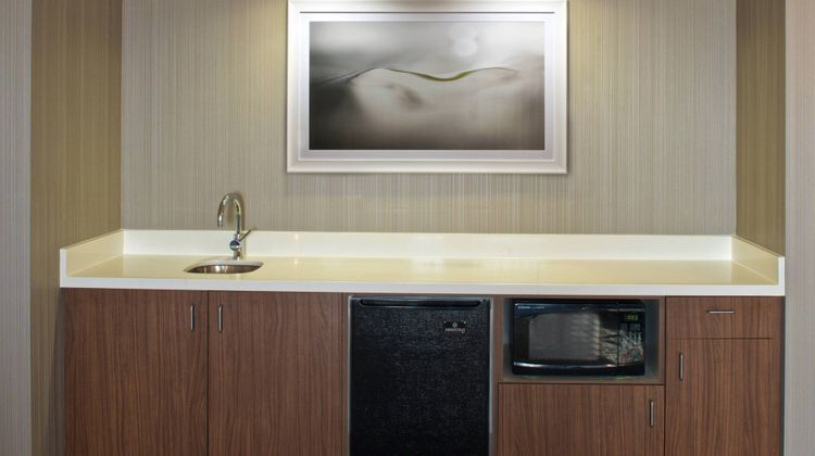 Courtyard Newark Silicon Valley Suite