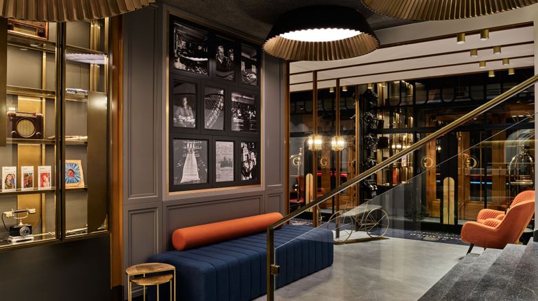 Garamond a Tribute Portfolio Lobby. Images powered by <a href="https://www.leonardoworldwide.com" target="_blank" rel="noopener">Leonardo</a>.