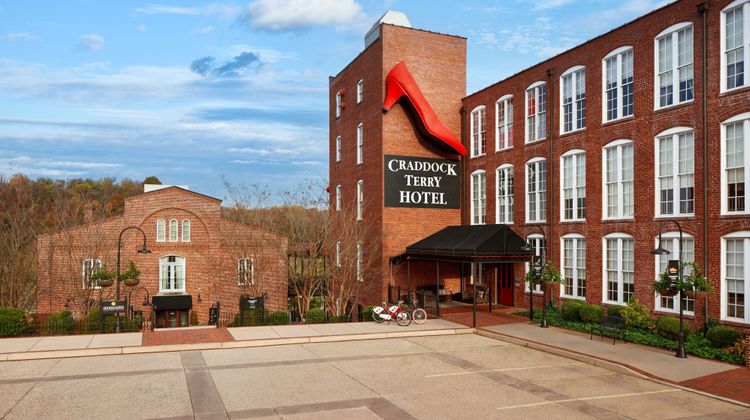Craddock Terry Hotel Exterior