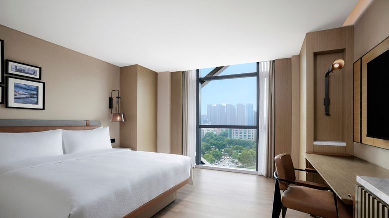 <b>Four Points by Sheraton Shenzhen Bao'an Room</b>. Images powered by <a href="https://www.leonardoworldwide.com/" title="Leonardo Worldwide" target="_blank">Leonardo</a>.