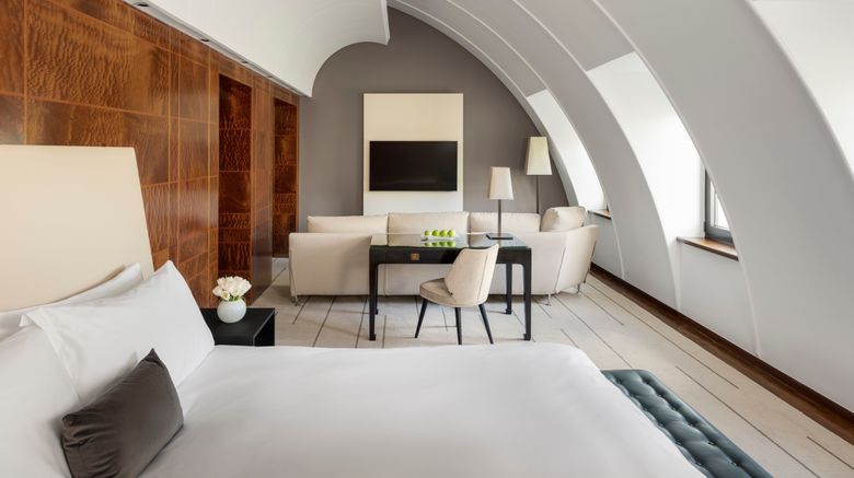 <b>COMO The Halkin Suite</b>. Images powered by <a href="https://www.leonardoworldwide.com/" title="Leonardo Worldwide" target="_blank">Leonardo</a>.