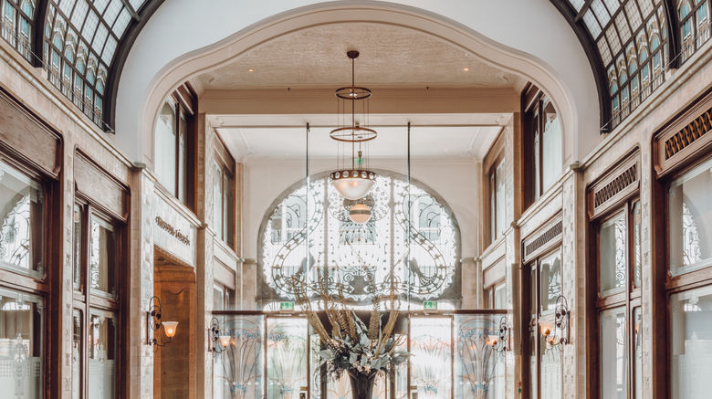 <b>Four Seasons Hotel Gresham Palace Ballroom</b>. Images powered by <a href="https://www.leonardoworldwide.com/" title="Leonardo Worldwide" target="_blank">Leonardo</a>.