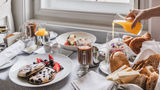 <b>Four Seasons Hotel Gresham Palace Room</b>. Images powered by <a href="https://www.leonardoworldwide.com/" title="Leonardo Worldwide" target="_blank">Leonardo</a>.