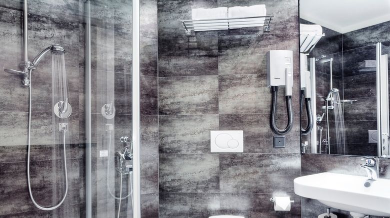 <b>Hotel Internazionale Bellinzona Room</b>. Images powered by <a href="https://www.leonardoworldwide.com/" title="Leonardo Worldwide" target="_blank">Leonardo</a>.