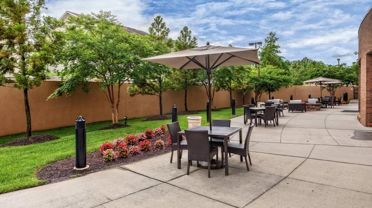 Courtyard Marriott Newport News Airport Exterior