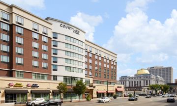 Courtyard by Marriott Newark Downtown